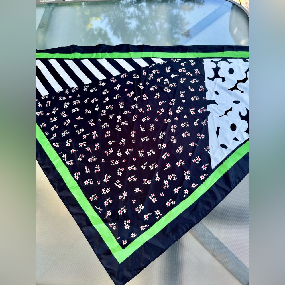 Parfois Black and Green Floral and Striped Patterned Triangular Scarf